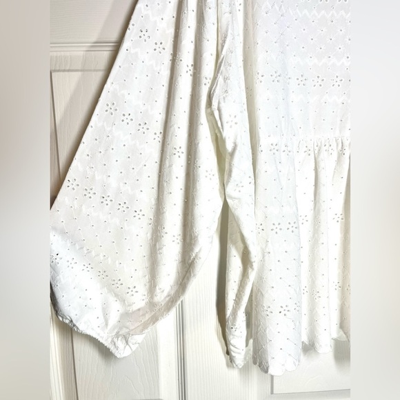 NWT Torrid Women’s Plus Size Eyelet Button Up Long Sleeve Shirt Size 4 W… - Picture 7 of 8